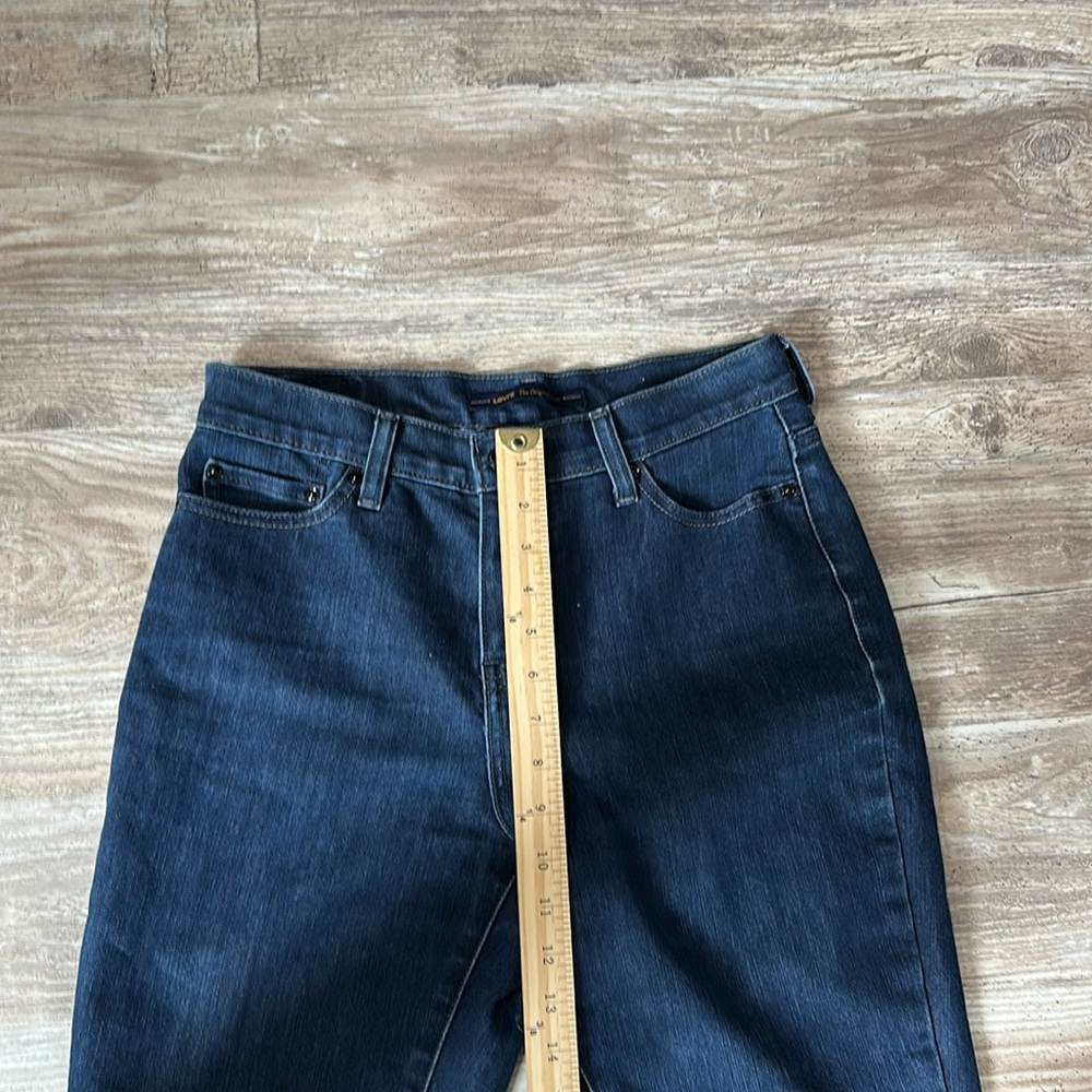 Levi’s the original jeans perfectly slimming 512 skinny jeans. Size 8. - Picture 3 of 7